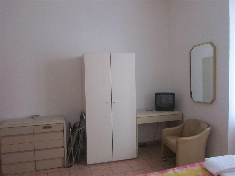 Gambara Hotel *